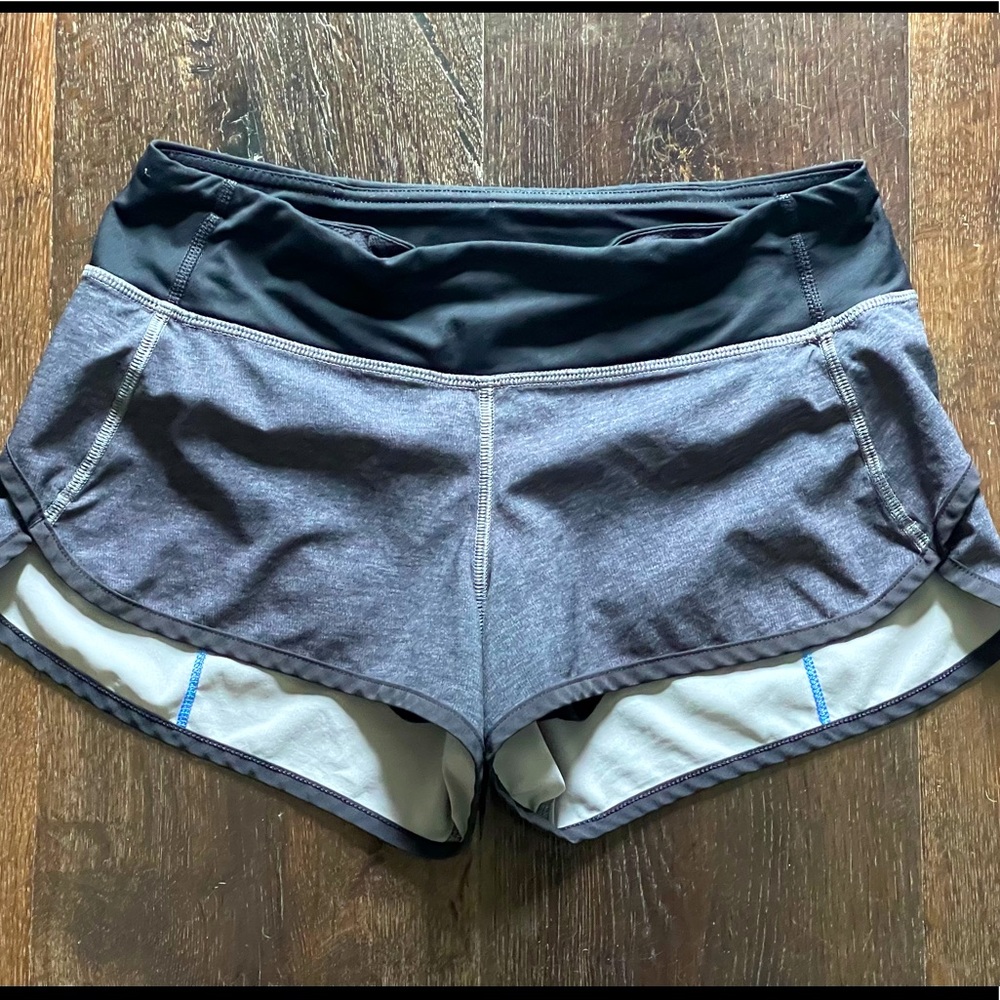 Lululemon Speed Short Sz2 /2.5” inseam Grey w blue